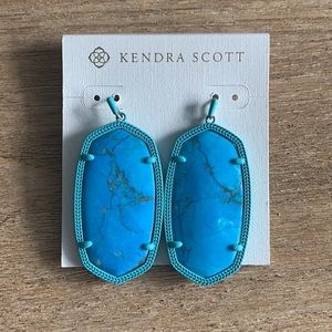 Like new Kendra Scott Danielle earrings
